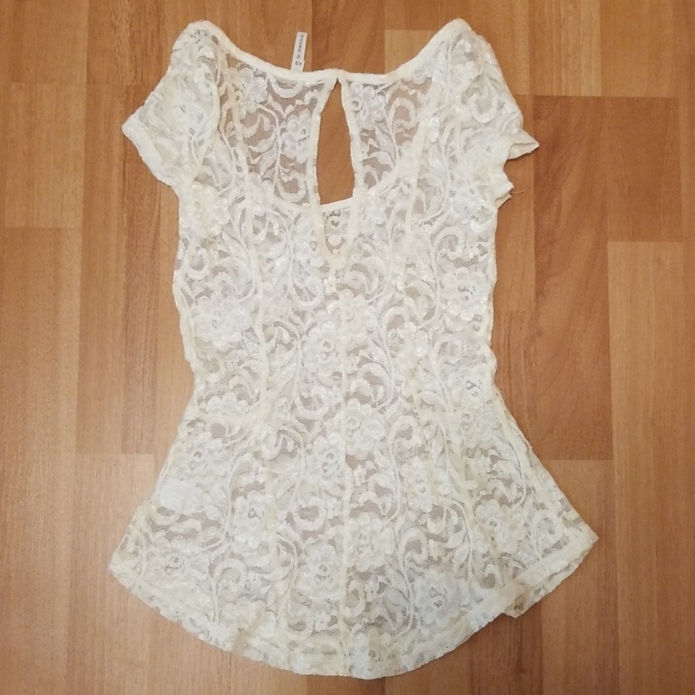 Lace top! - Picture 4 of 6